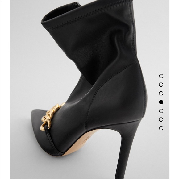 ZARA BLOGGERS FAVORITE BOOTS - Picture 8 of 13